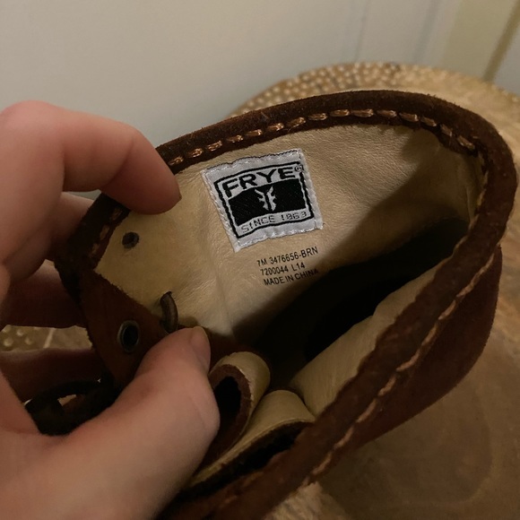 Frye Parker Moc Heeled Ankle Bootie Distressed Oil Rubbed Suede Lace Up - Picture 15 of 16